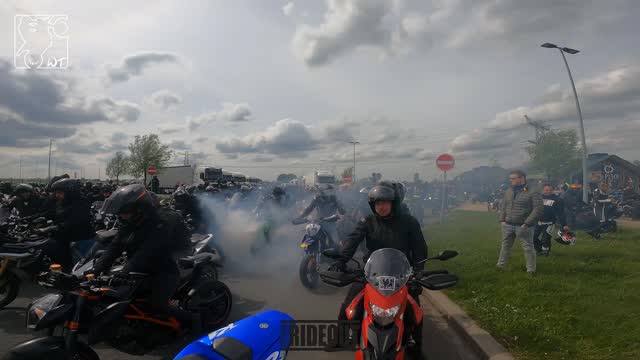 @dutchrideout 

#WheelieTime