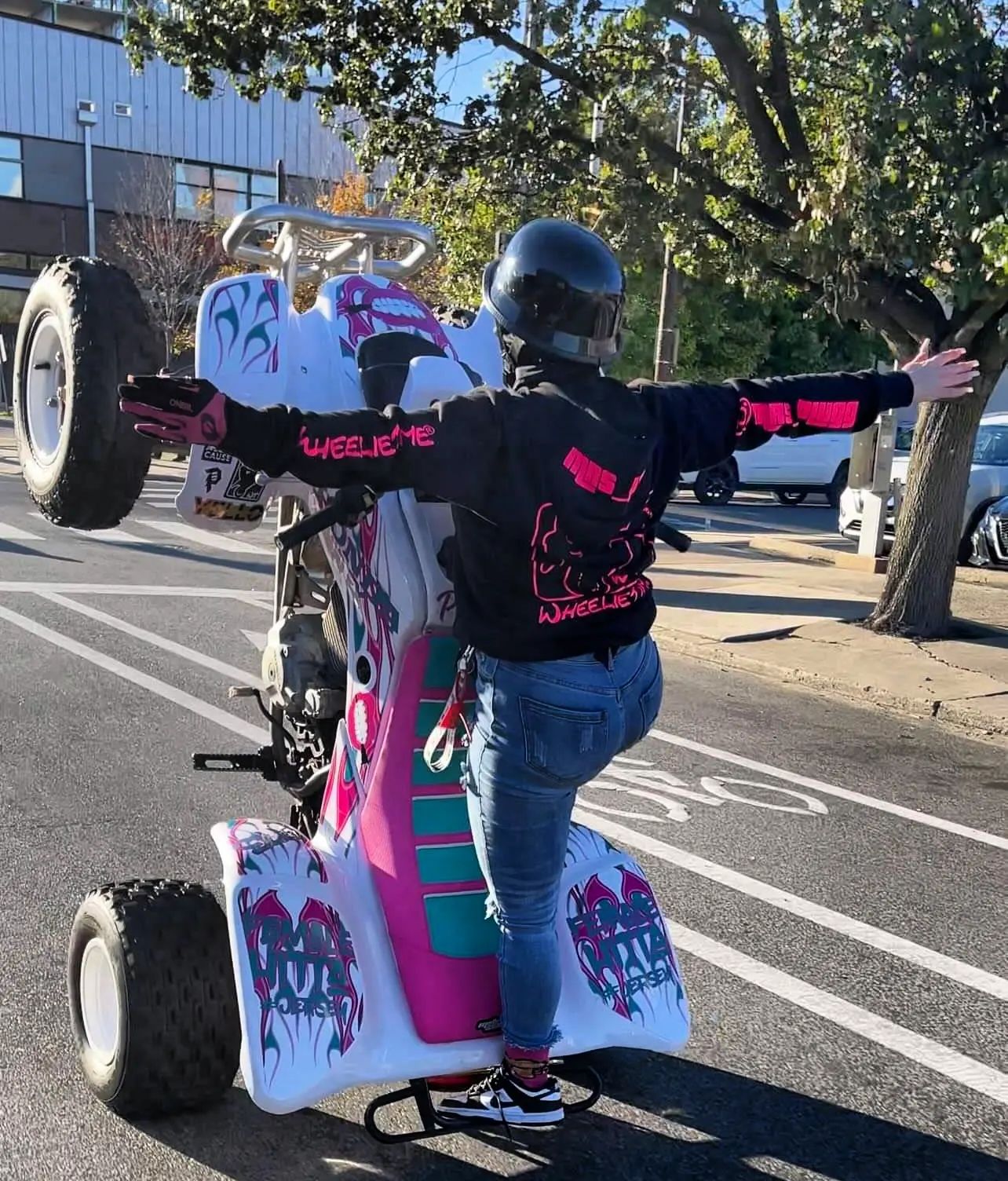 @mrs_plugg At Work🔥🔥
www.WheelieTime.com 
#Wheelie #BikeLife #WorldWide