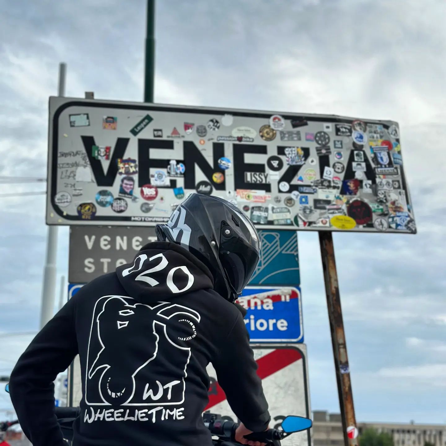 Mr. @calvinzwan at Venice...

www.WTwebshop.com
#Wheelie #BikeLife